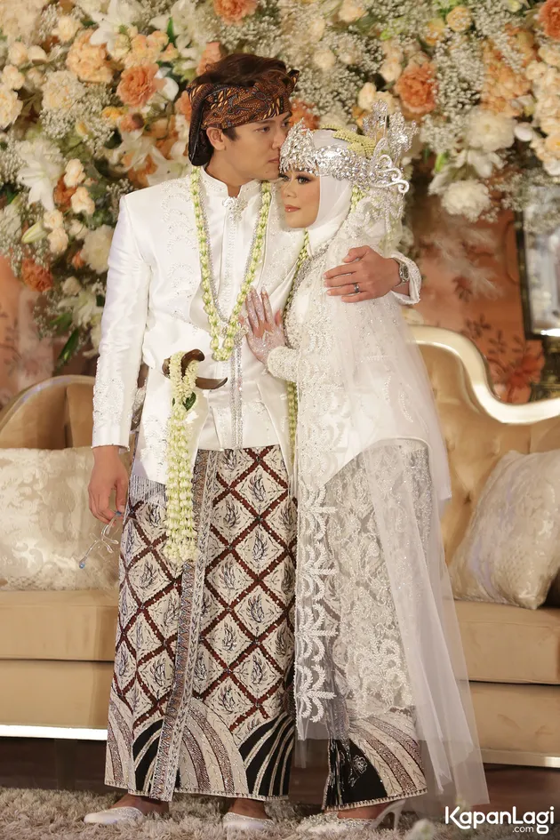 Potret Billar cium mesra Lesti.