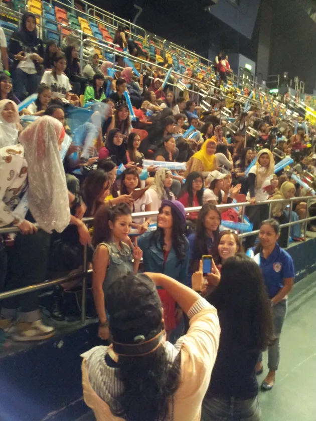 Konser d Masiv dan Sheryl Sheinafia