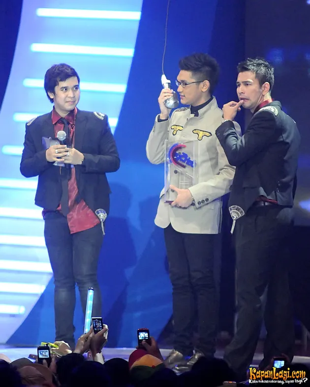 Dahsyatnya Awards 2011