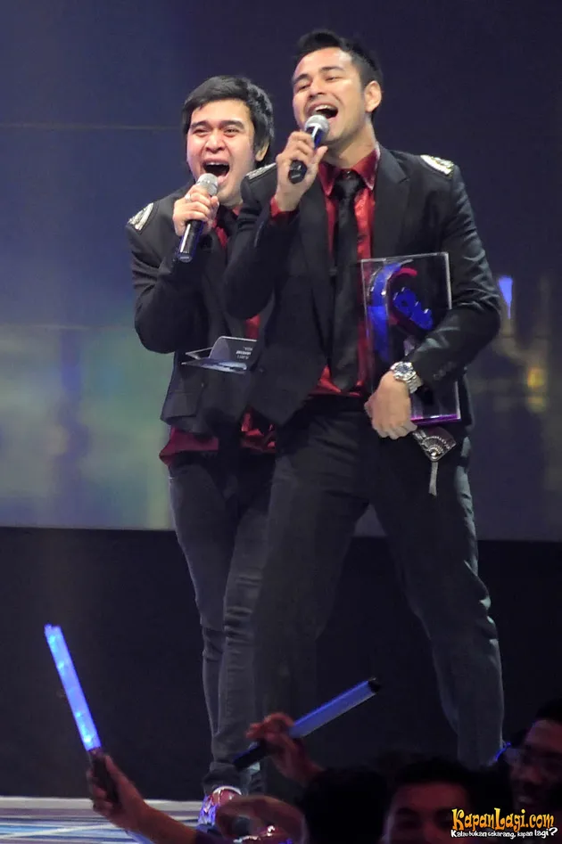 Dahsyatnya Awards 2011