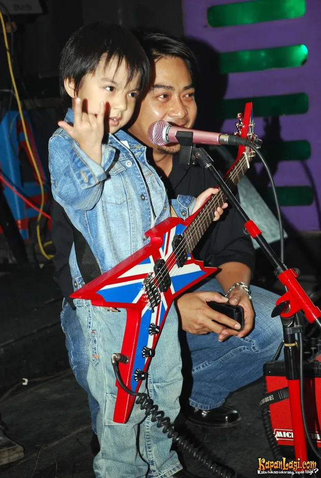 Damas, Murry Koes Plus