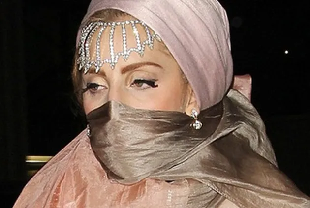 Seleb Hollywood Berhijab