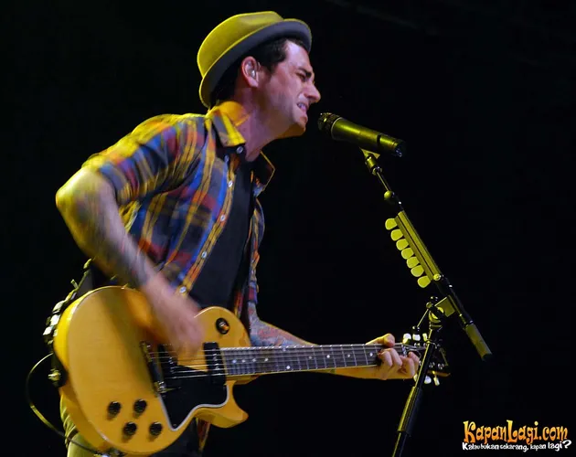 Dashboard Confessional