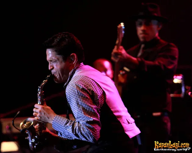 Dave Koz