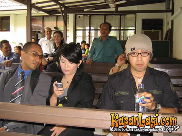 Dea Mirella Vs Eel Ritonga