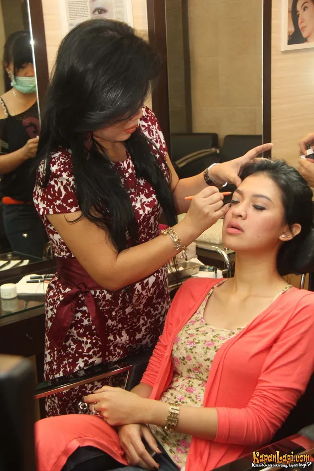 Delia Septianti, Sulam Alis