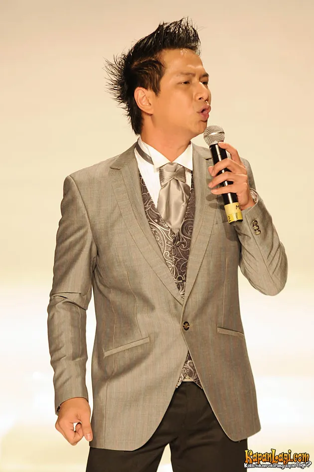 DELON - YESLIN WANG DI WONG HANG DISTINGUISHED TAILOR 