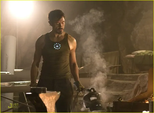 IRON MAN