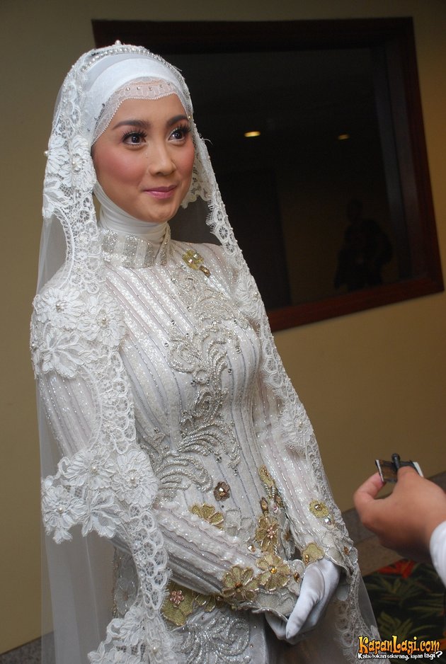 Desy Ratnasari di Wedding Expo 2012 - KapanLagi.com