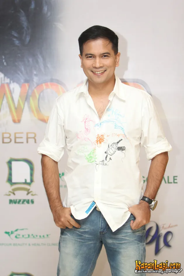 DEVITA RUSDI GELAR FASHION SHOW ALA HOLYWOOD DI DIAGONALE 