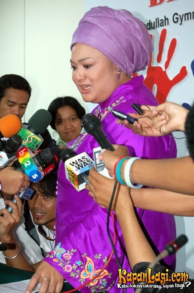 Dewi Hughes Kampanye