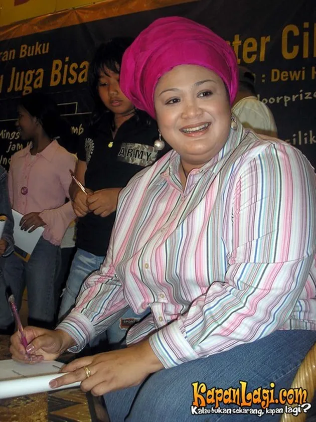 dewi hughes rilis buku