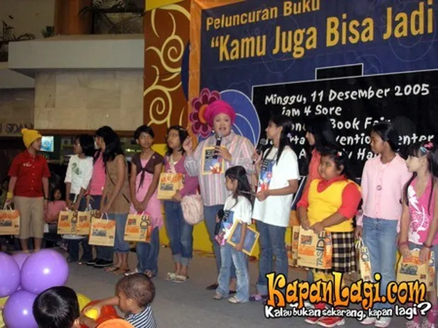 dewi hughes rilis buku