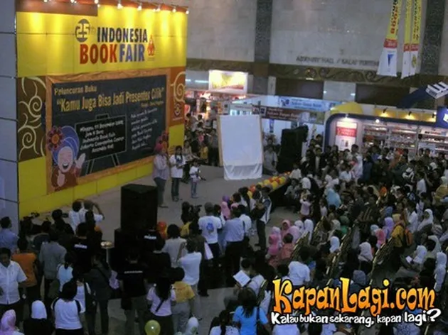 dewi hughes rilis buku