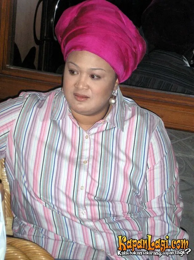 dewi hughes rilis buku