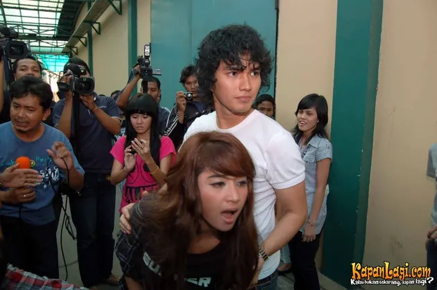 Dewi Perssik, Aldi Taher