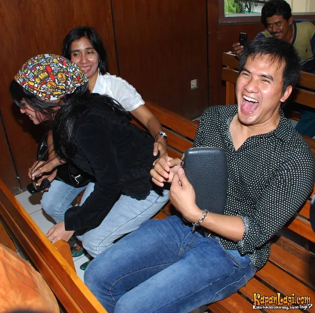 dewi perssik, saiful jamil