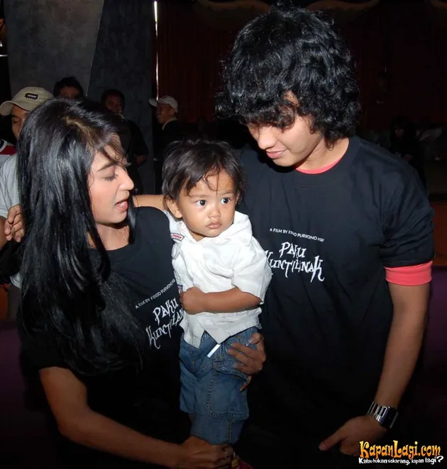 dewi perssik