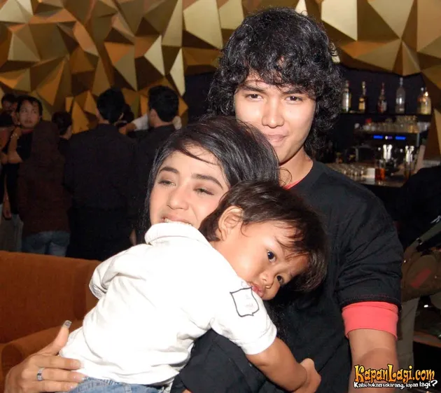dewi perssik