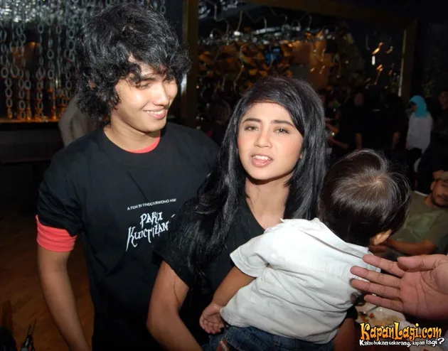dewi perssik