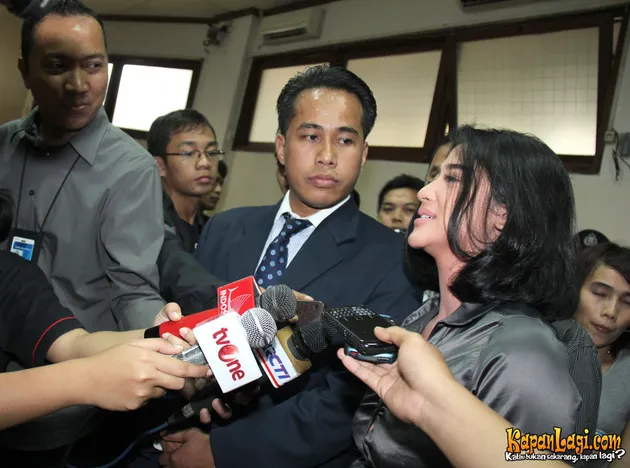 Dewi Perssik
