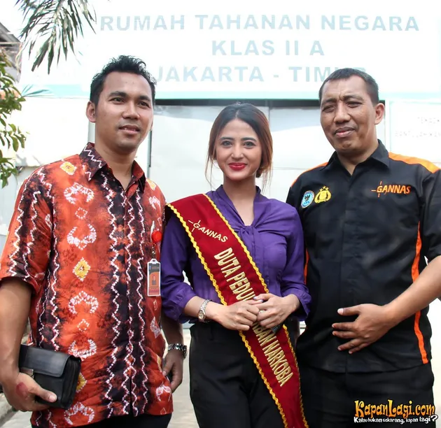 Dewi Perssik