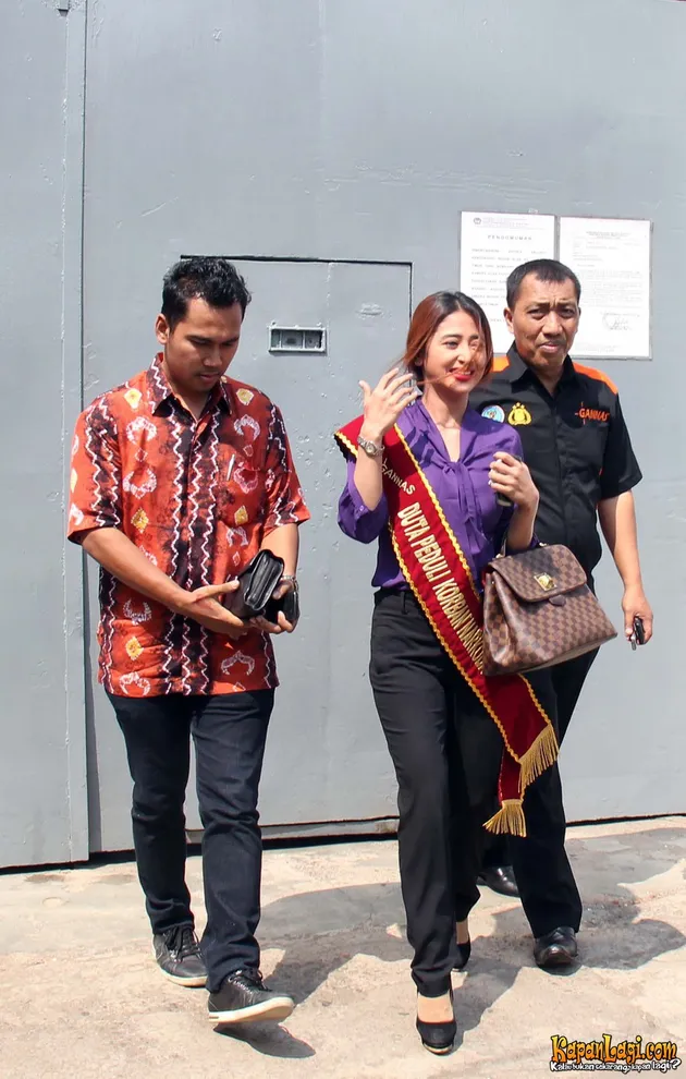 Dewi Perssik