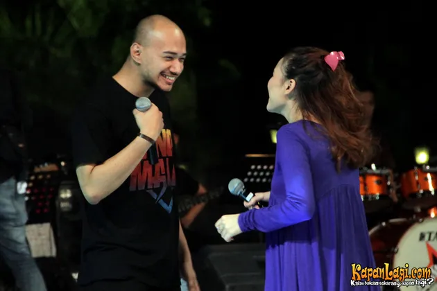 Ayu Ting Ting dan Husein