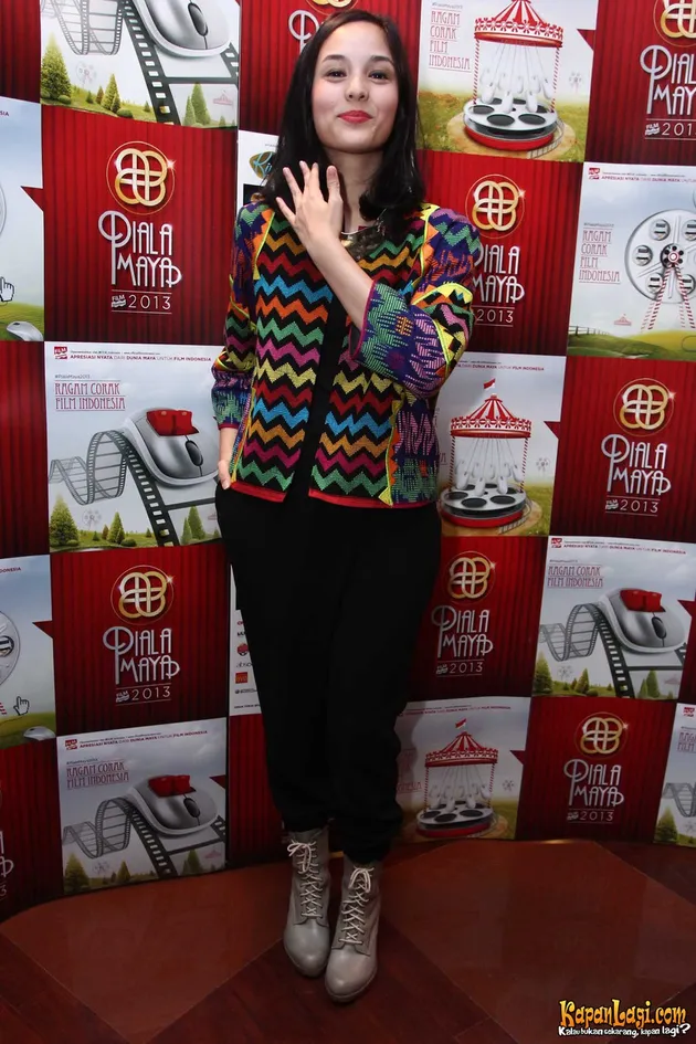DILARANG JAIM DI RED CARPET PIALA MAYA 2013 - KapanLagi.com