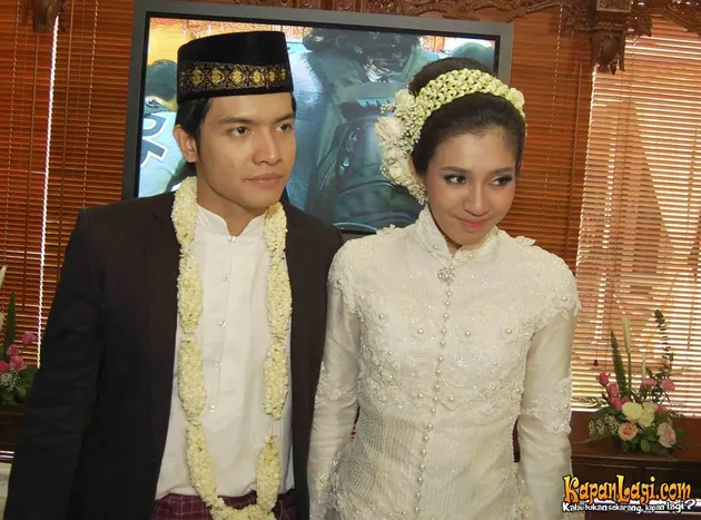 dimas seto, dhini aminarti