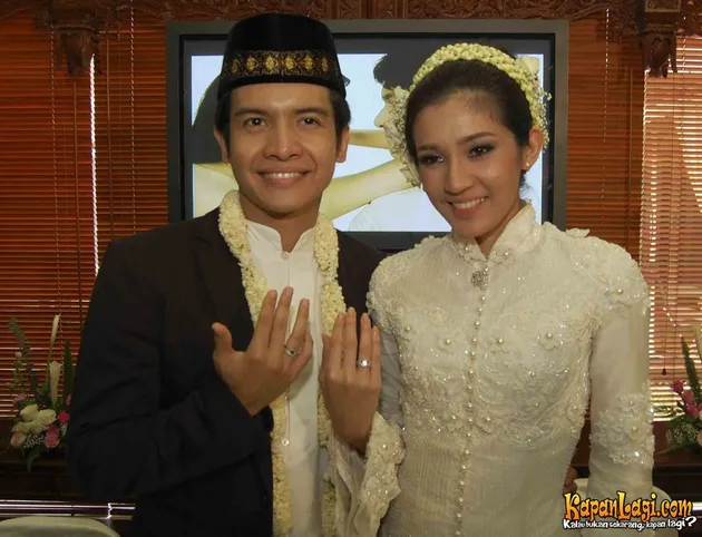 dimas seto, dhini aminarti