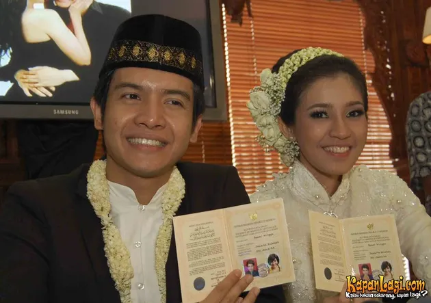 dimas seto, dhini aminarti