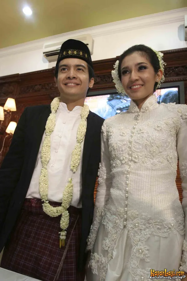 dimas seto, dhini aminarti