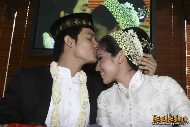 dimas seto, dhini aminarti
