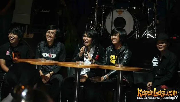 dinar band