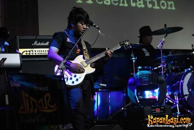 dinar band