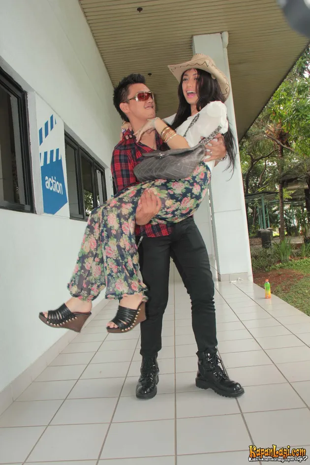 Dirly Idol - Celine Evalengista