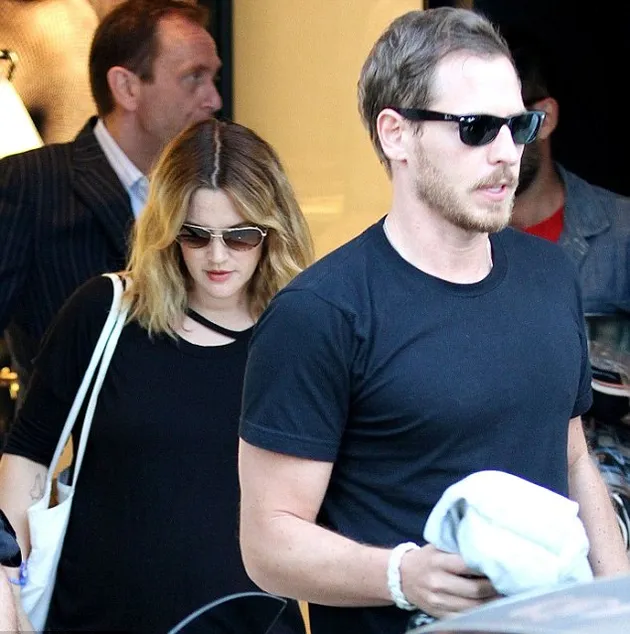 Drew Barrymore menikah