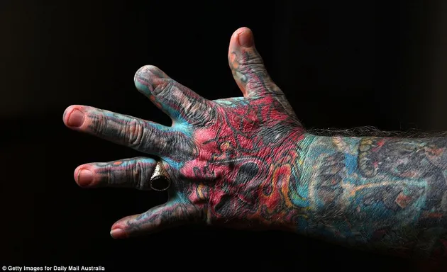 tato, pria bertato, berita unik, berita aneh