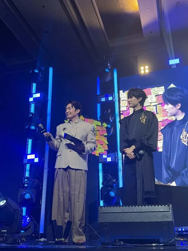 Intraksi Edric Tjandra dan Zhou Yiran