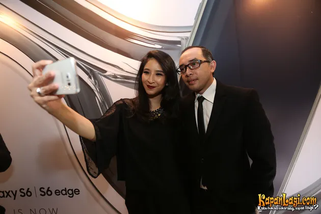 Launching Samsung Galaxy S6