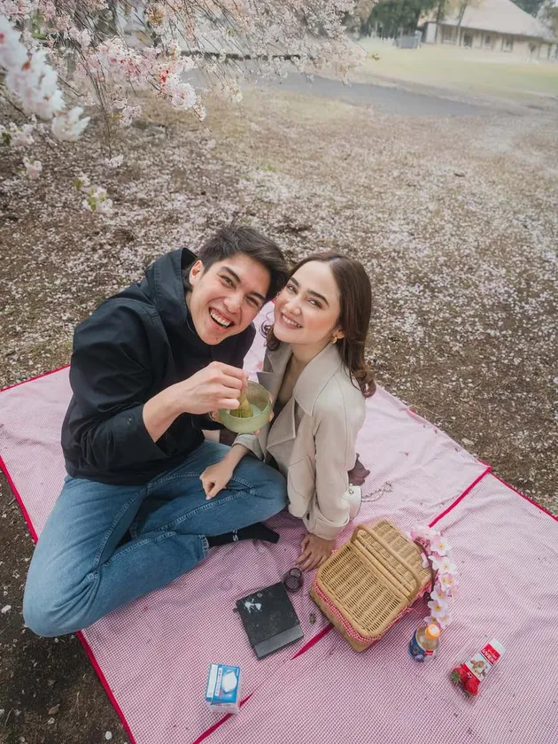 El Rumi piknik romantis bareng Syifa Hadju