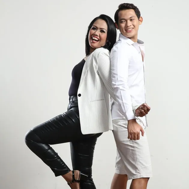 Foto Elly Sugigi &amp; Irfan