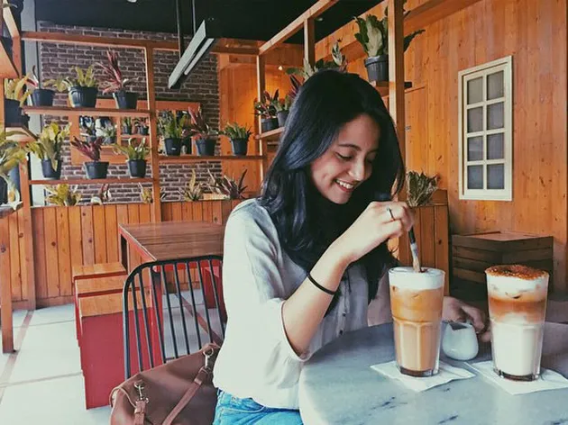 Elyzia Mulachela &amp; Riza Shahab