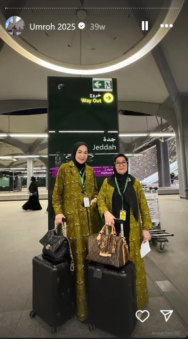 Erin Taulany dan Ibu Berangkat Umrah