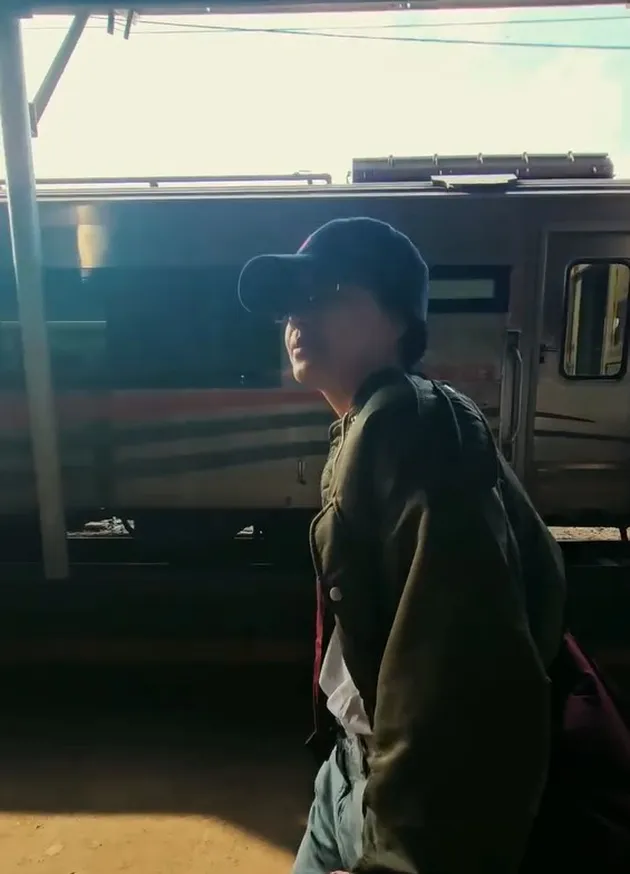 Eva Celia Tiba di Stasiun Semarang