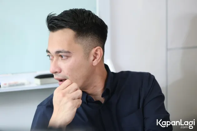 Eza Gionino Menangis di Tengah Proses Cerai