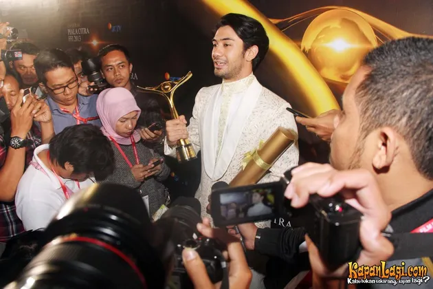 Reza Rahadian - Adinia Wirasti