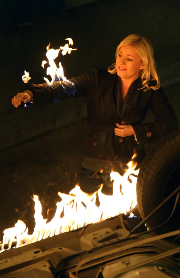 elisha cuthbert