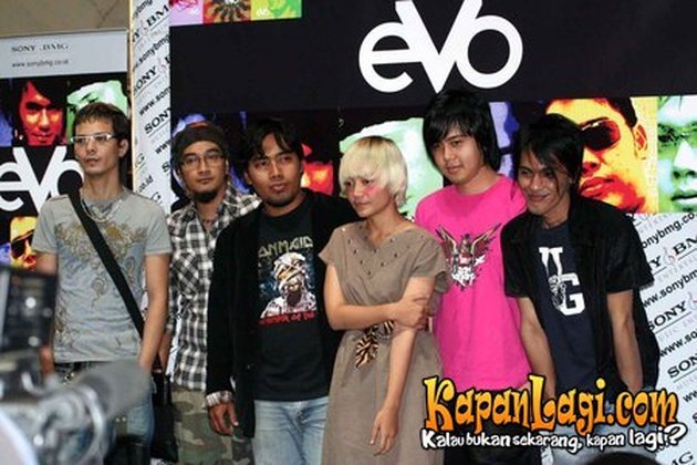 EVO BAND - KapanLagi.com